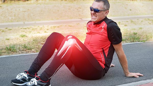 膝蓋積水的癥狀和治療方法