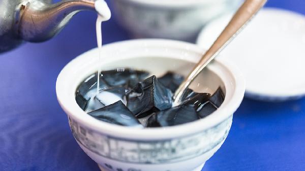 吃龜苓膏有什么好處和壞處