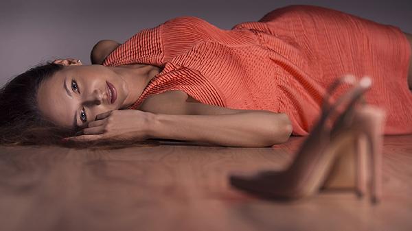 總穿高跟鞋影響健康嗎