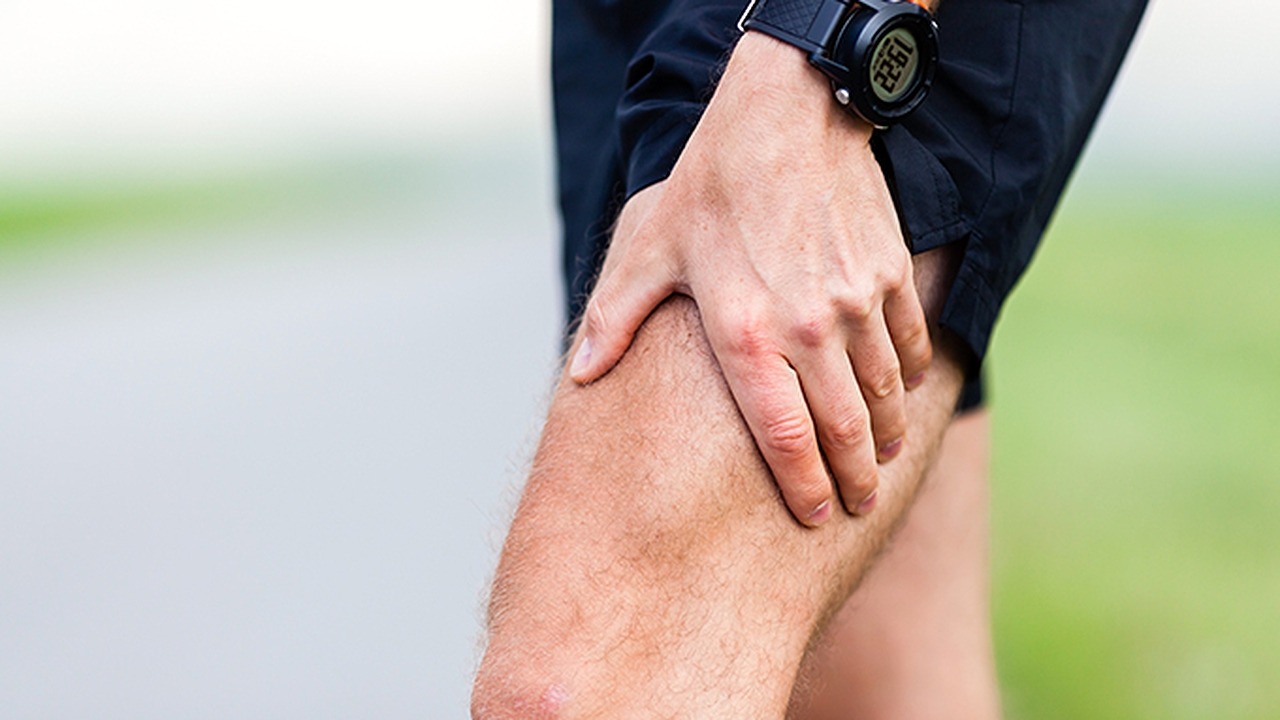 腿軟一周后猝死？醫生提醒：身體3個(gè)部位軟可能致.命！一定要警惕