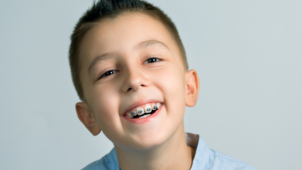 家長(zhǎng)要留心觀察，孩子牙齒有4種現(xiàn)象，要及早治療，別忽視