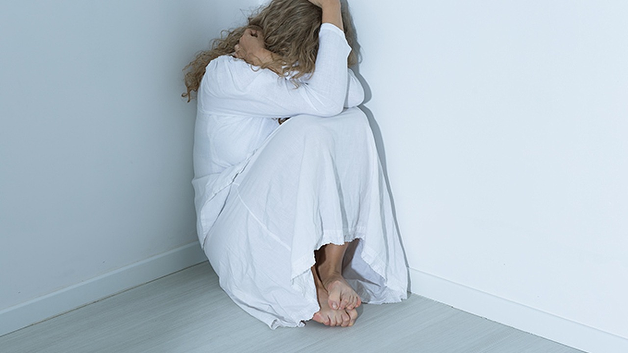 千萬(wàn)別忽視！媽媽那句輕描淡寫(xiě)的“沒(méi)事”，可能是情緒崩潰前兆