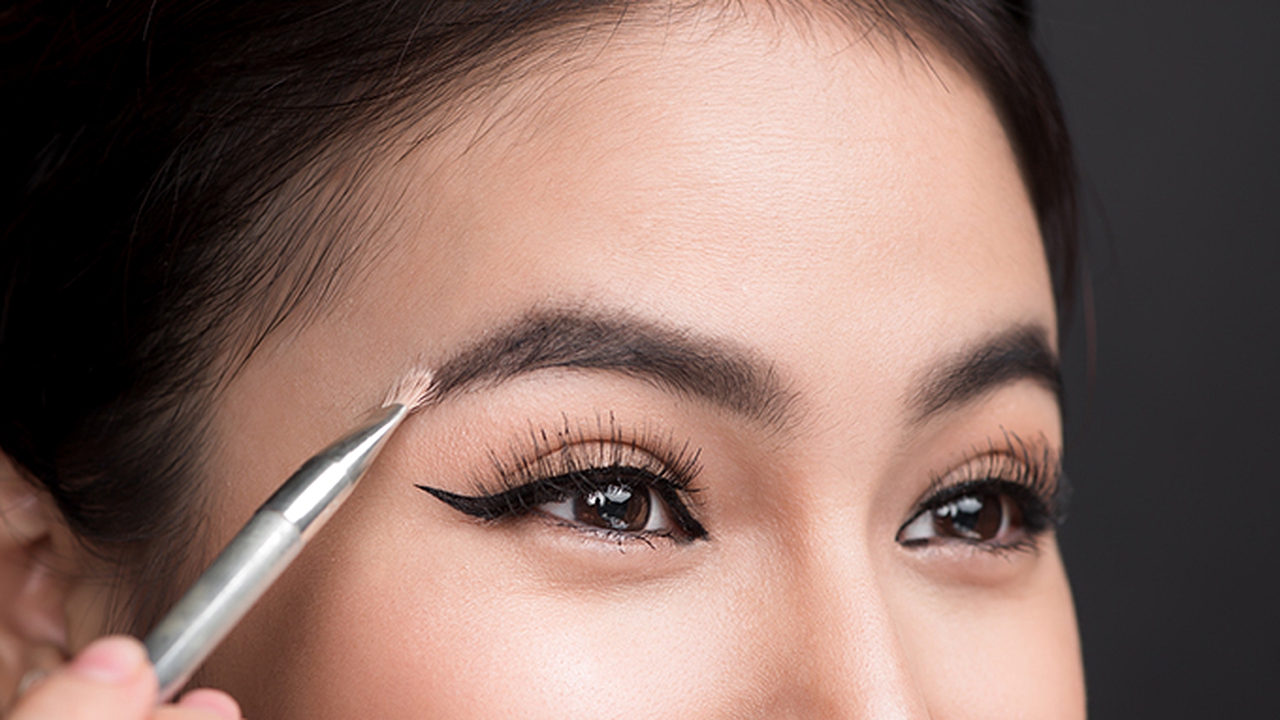 双眼皮拆线半个月后刀口发痒