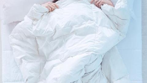 经常平躺脸会变大吗