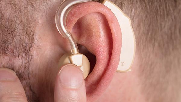 外耳廓總有皮屑摳不完怎么辦還有血